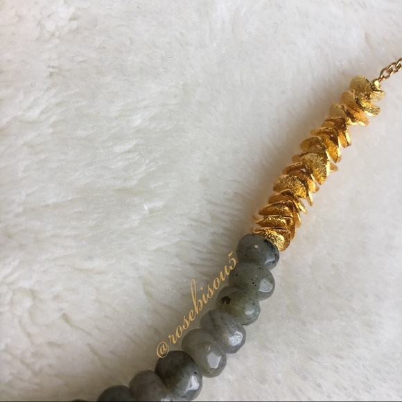 ✨Delicate Labradorite + 24K Gold Ruffle Necklace - Picture 2 of 8